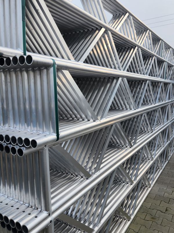 Dźwigary aluminiowe kratownicowe w pakietach