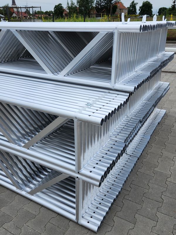 Dźwigary aluminiowe z bliska