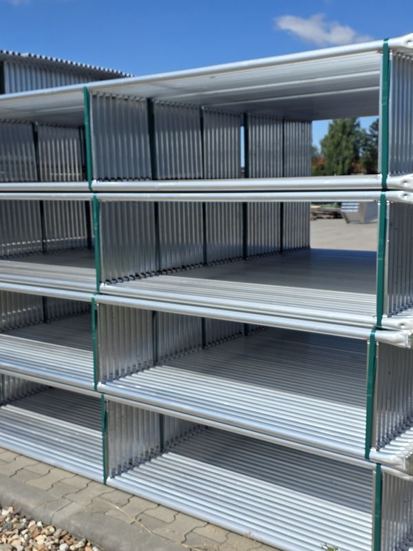 Pakiety poręczy aluminiowych na placu